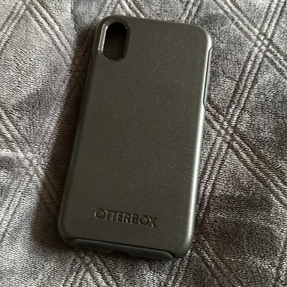 iPhone XR Case Symmetry Series. Black - Picture 4 of 16